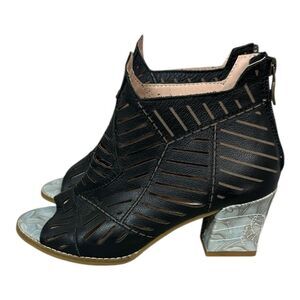 L'Artiste Angular Embossed/cut-outs Peep toe ankle Heel booties Women's size 38